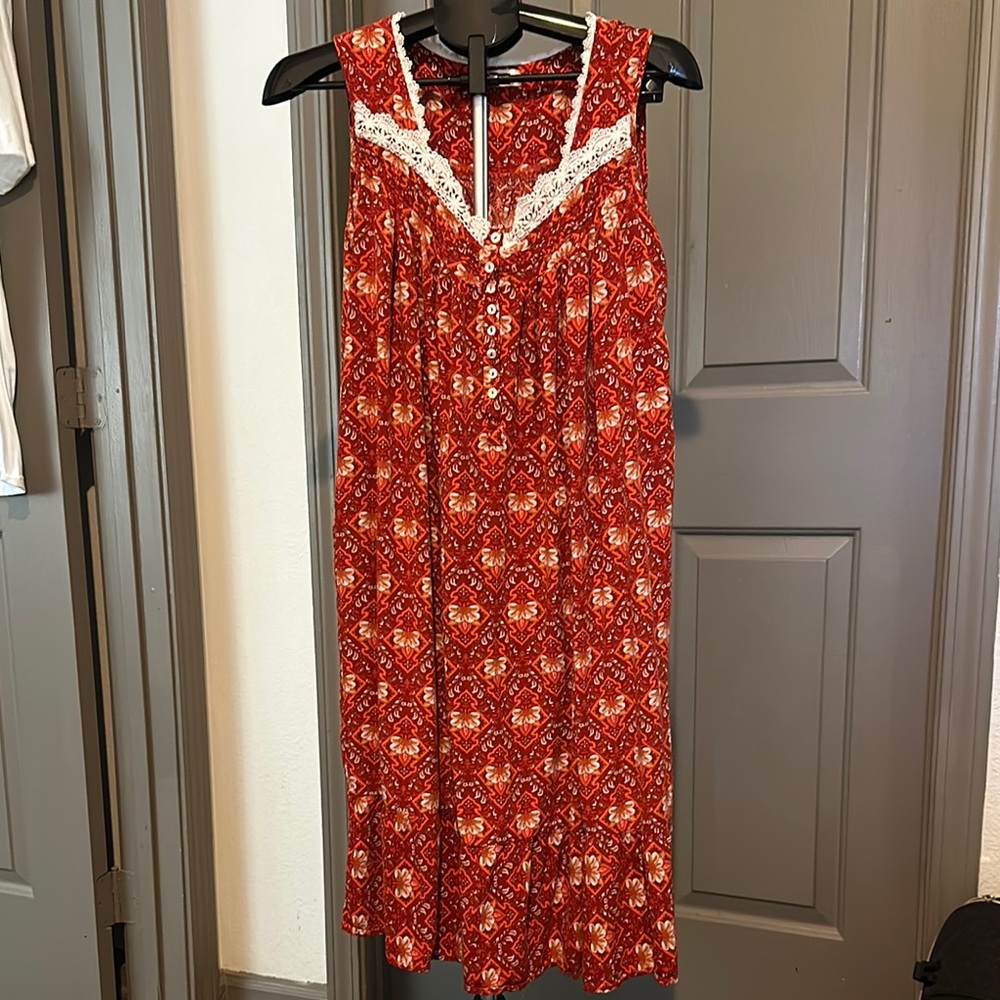 Red Sleeveless V-Neck Chemise